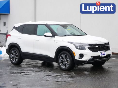 Used 2024 Kia Seltos LX image 1