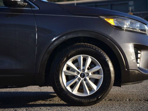 Used 2019 Kia Sorento FWD V6 w/ LX V6 Convenience Package image 31