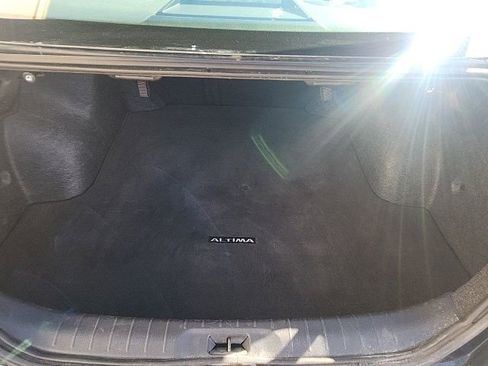 Used 2025 Nissan Altima 2.5 SV image 13