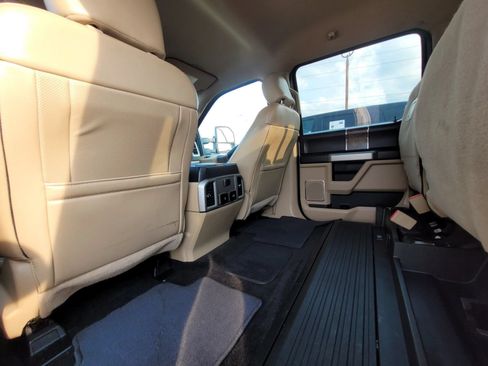 Used 2018 Ford F350 Lariat w/ Lariat Ultimate Package AWD/4WD image 4