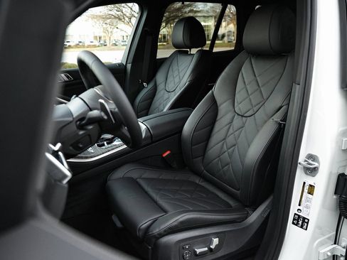 New 2026 BMW X5 xDrive40i w/ M Sport Package image 21