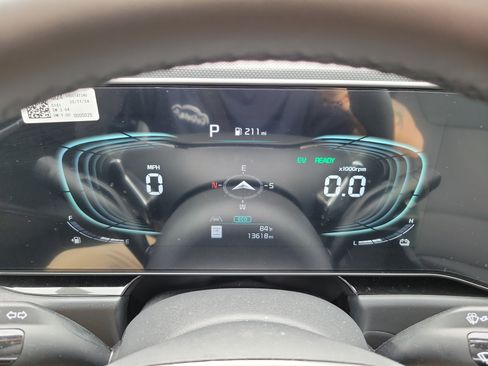 Certified 2025 Kia Niro EX FWD image 23