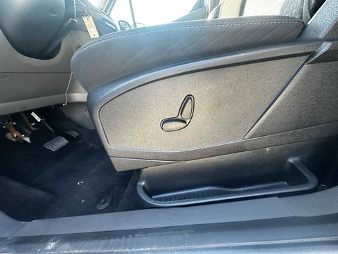 Used 2020 Ford Transit Connect XLT image 11