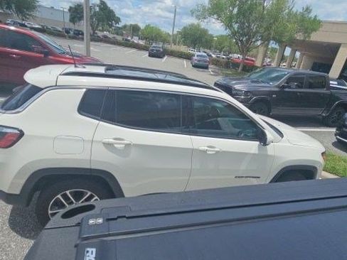 Used 2018 Jeep Compass Latitude w/ Popular Equipment Group FWD image 4