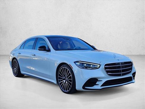 Used 2022 Mercedes-Benz S 580 4MATIC Sedan image 3