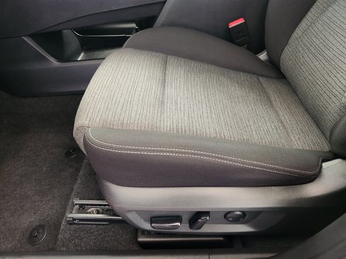 Used 2023 Nissan Rogue SV image 25