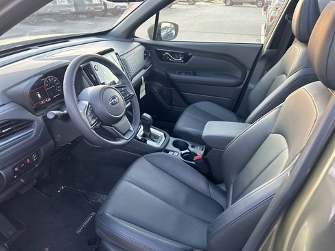 Used 2025 Subaru Forester Limited image 4