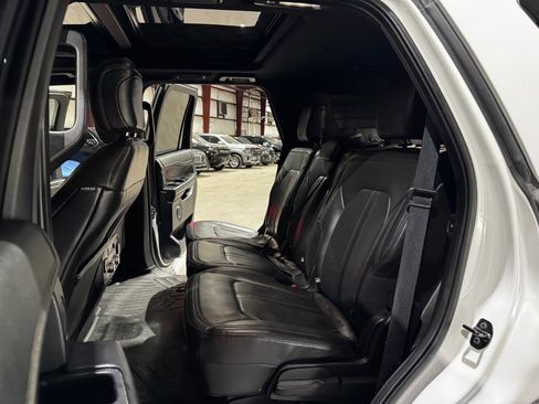 Used 2018 Ford Expedition Limited image 18