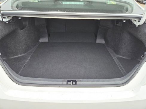 Used 2025 Toyota Camry SE image 24