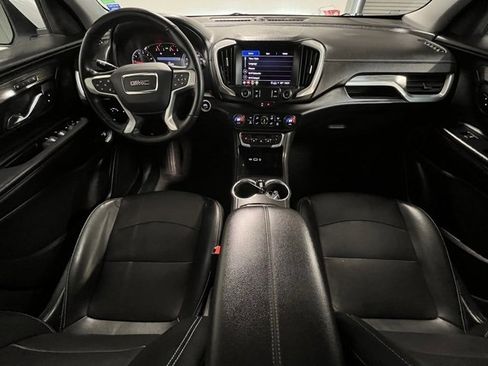 Used 2024 GMC Terrain SLT image 17