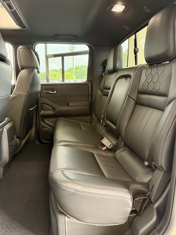 Used 2022 Nissan Frontier Pro-X w/ Pro-X Premium Package RWD image 17