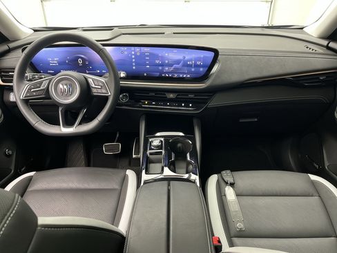 Certified 2025 Buick Envision Sport Touring image 4