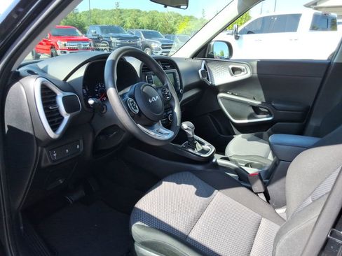 Used 2022 Kia Soul LX FWD image 21