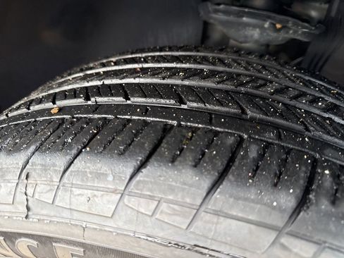 Certified 2022 Volkswagen Atlas Cross Sport SE image 28