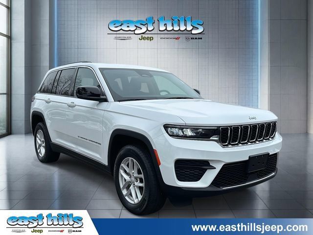 Certified 2024 Jeep Grand Cherokee Laredo X AWD/4WD image 1