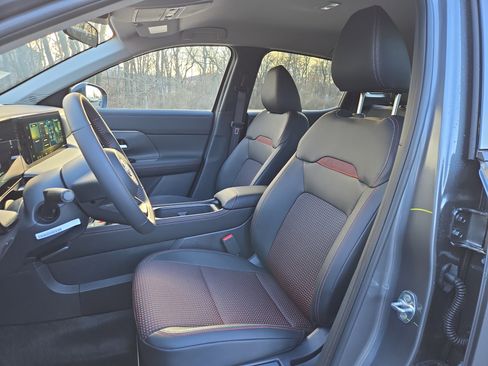 New 2026 Nissan Kicks SR w/ Cold Weather Package image 10