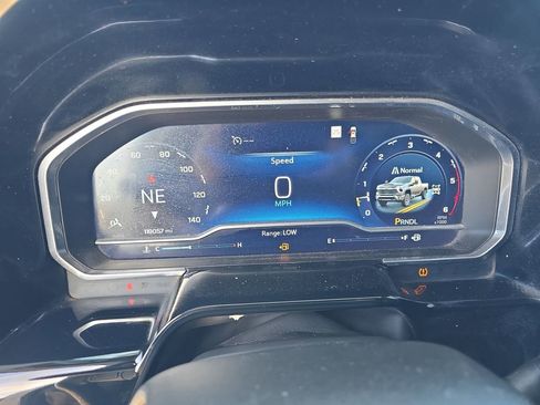 Used 2024 Chevrolet Silverado 2500 LT w/ Convenience Package AWD/4WD image 19