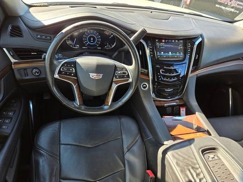 Used 2016 Cadillac Escalade ESV Luxury image 11