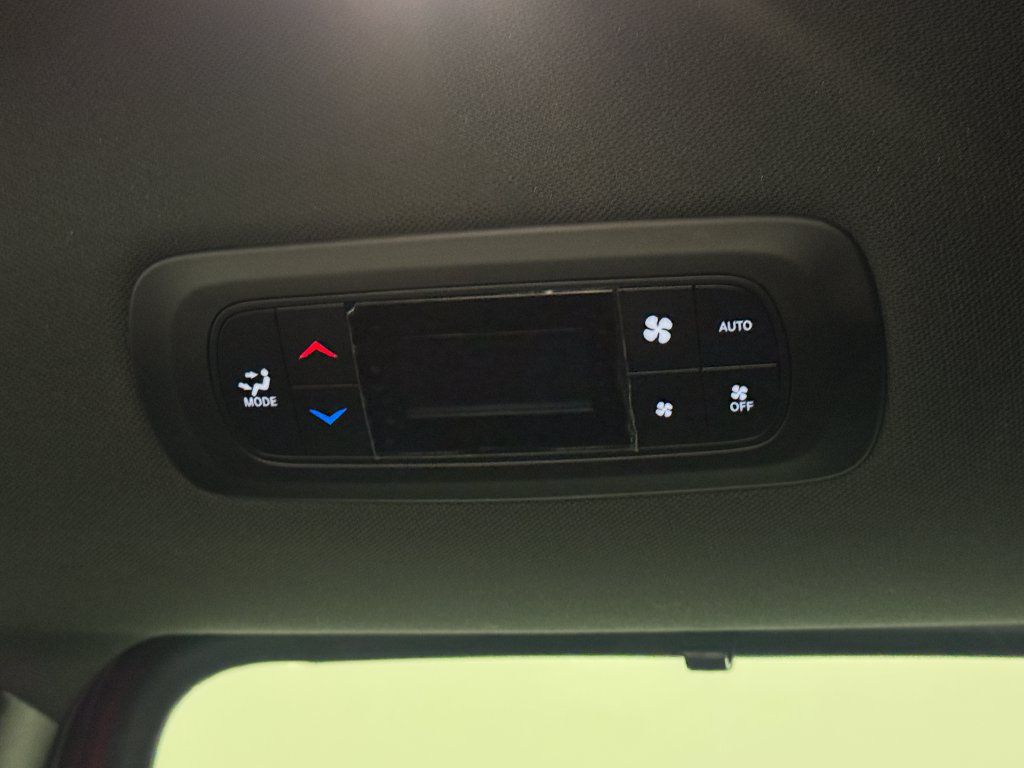 Used 2021 Chrysler Pacifica Touring w/ S Appearance Package FWD image 35