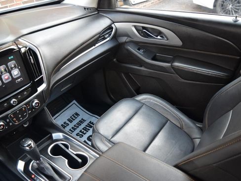 Used 2019 Chevrolet Traverse LT w/ LT Premium Package image 16