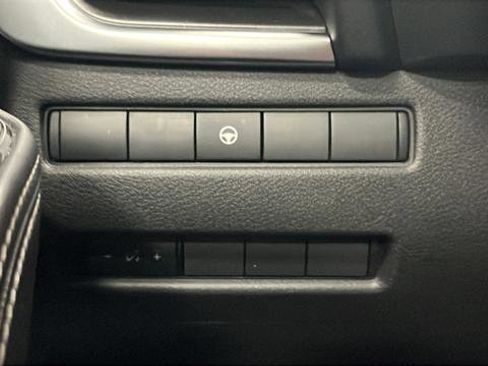 Used 2023 Nissan Rogue SV AWD/4WD image 29