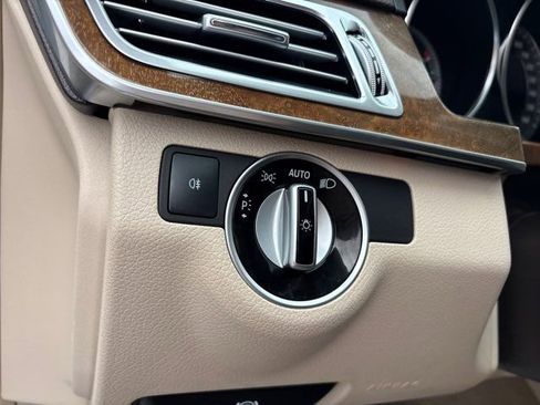 Used 2014 Mercedes-Benz E 350 Sedan image 49
