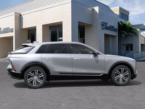 New 2026 Cadillac Lyriq Luxury image 5