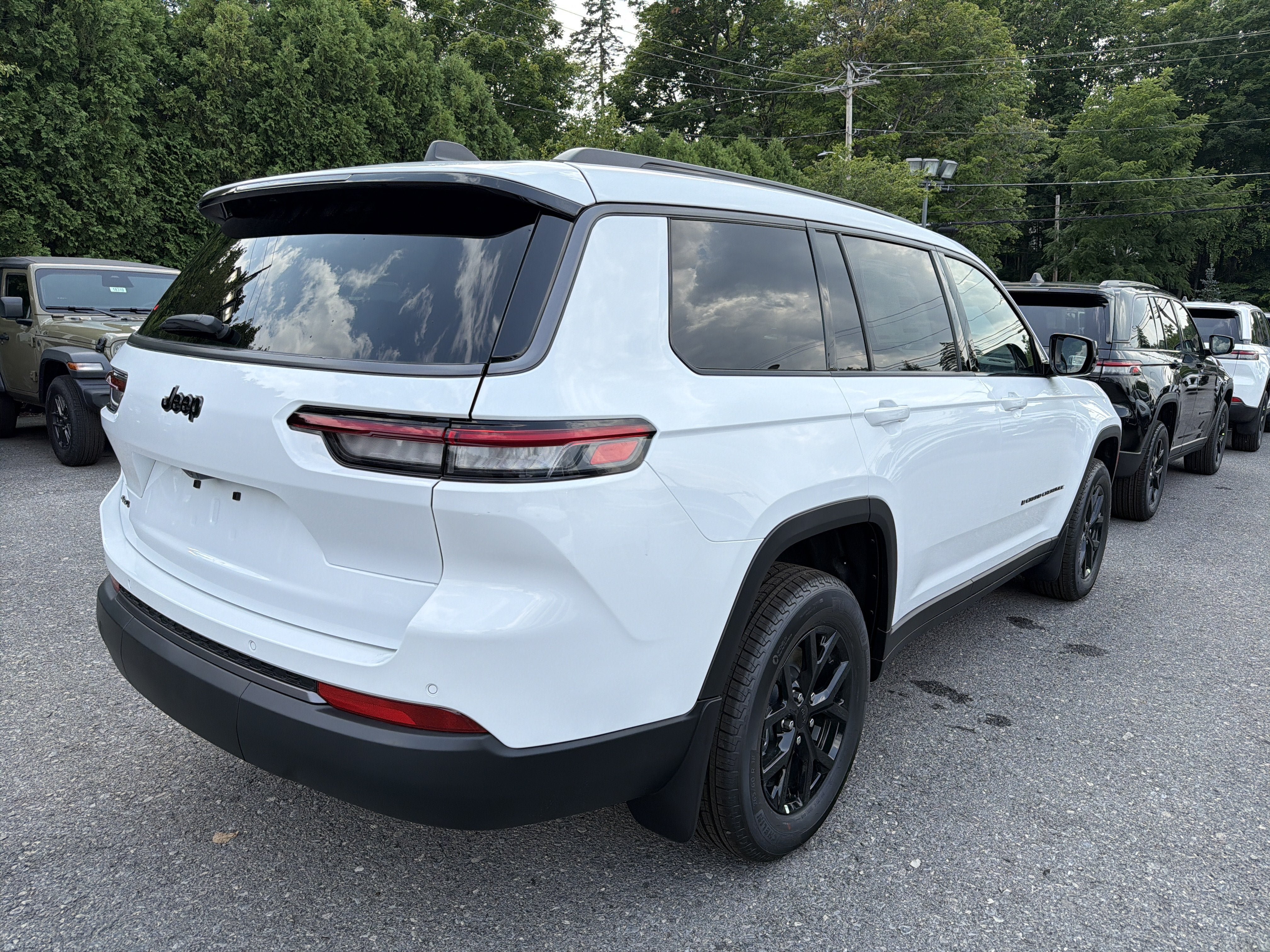 New 2026 Jeep Grand Cherokee L 4WD image 6