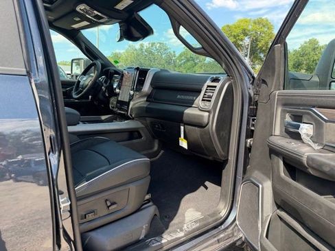 New 2026 RAM 3500 Laramie AWD/4WD image 31