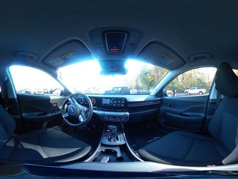 Used 2025 Hyundai Kona SEL image 38