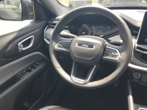 Used 2024 Jeep Compass Latitude AWD/4WD image 7