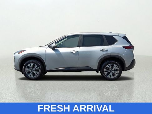 Used 2022 Nissan Rogue SV FWD image 4