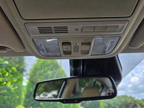 Used 2017 Honda Accord Touring image 28