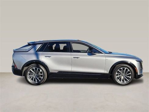 Used 2025 Cadillac Lyriq Sport image 3
