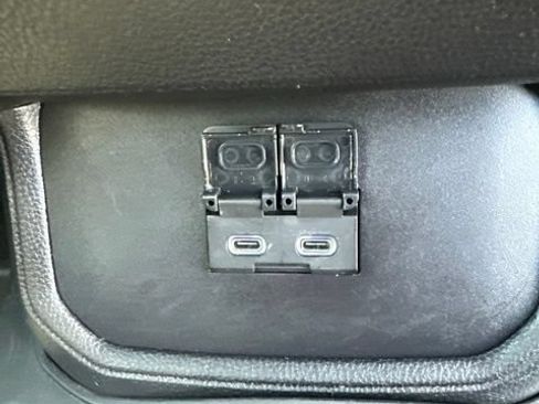 Used 2024 Toyota Highlander XLE AWD/4WD image 53