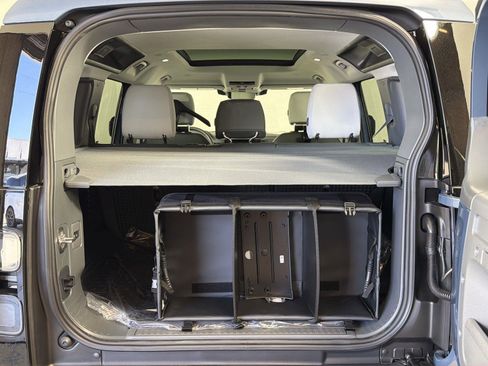 New 2026 Land Rover Defender 110 S image 29