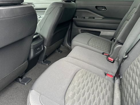 New 2025 Nissan Pathfinder S image 12