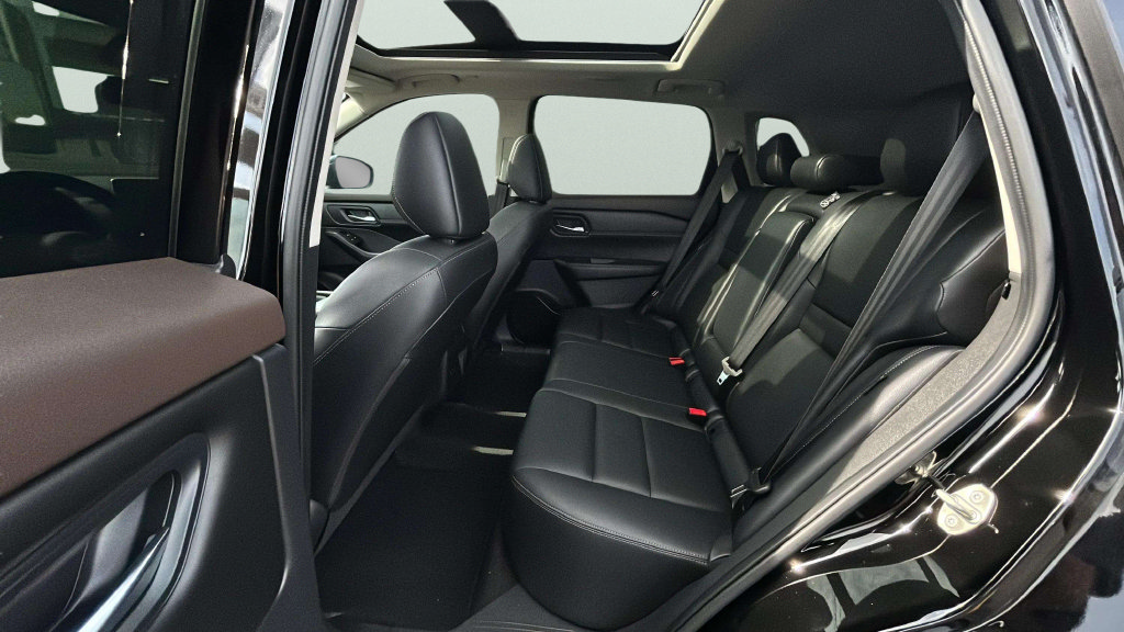 Used 2023 Nissan Rogue SL FWD image 23