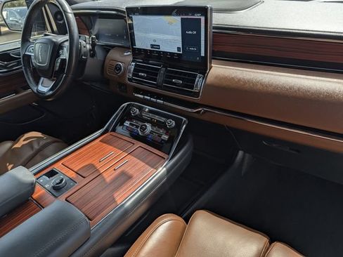 Used 2024 Lincoln Navigator Reserve AWD/4WD image 37