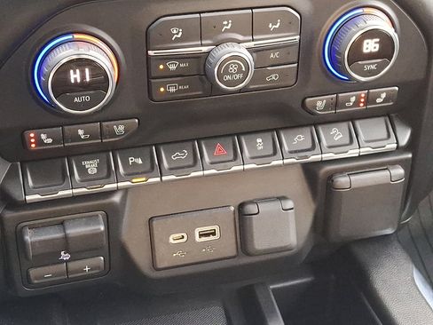 Used 2022 Chevrolet Silverado 3500 High Country w/ Z71 Off-Road Package image 16