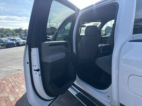 Used 2025 Chevrolet Silverado 2500 LTZ w/ LTZ Premium Package AWD/4WD image 27