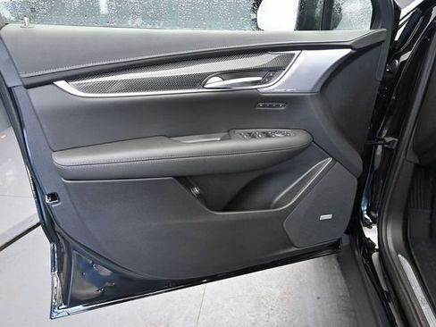 New 2026 Cadillac XT5 Sportv w/ LPO, Onyx Lite Package image 13