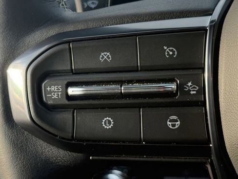 Used 2026 GMC Yukon Denali Ultimate AWD/4WD image 10