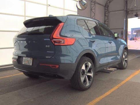 Used 2025 Volvo XC40 B5 Plus AWD/4WD image 4