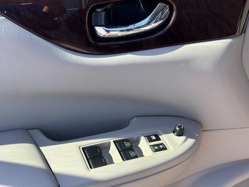 Used 2014 Nissan Quest SV FWD image 19