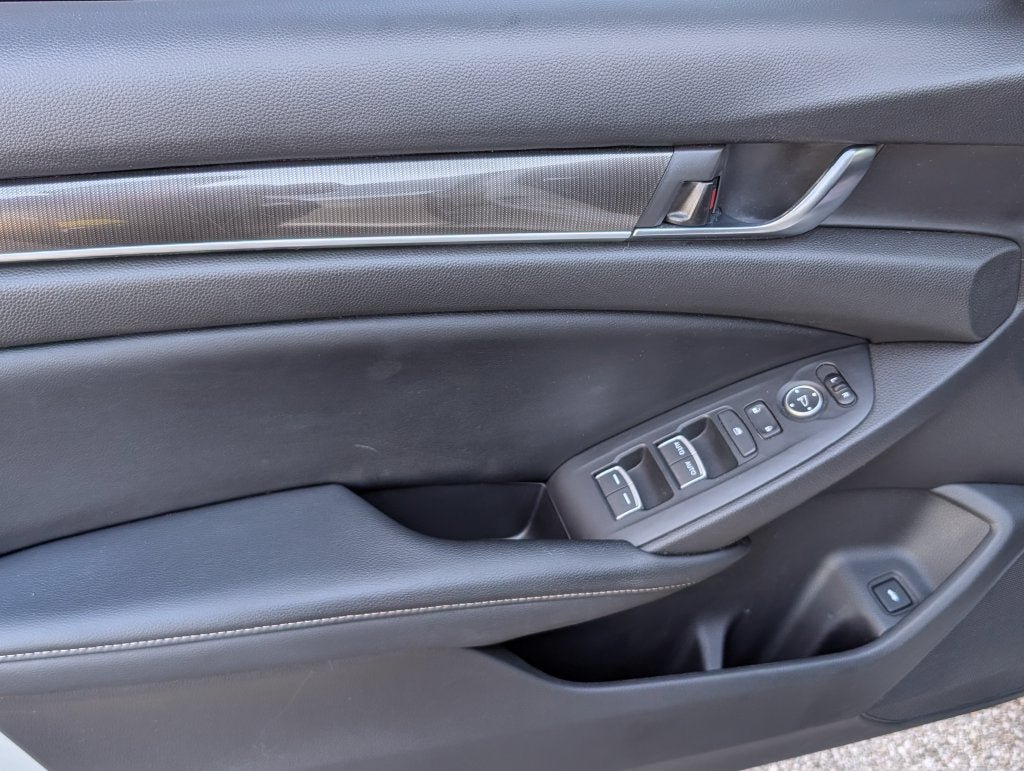 Used 2018 Honda Accord Sport image 10