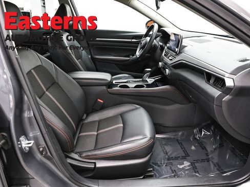 Used 2024 Nissan Altima 2.5 SR FWD image 24