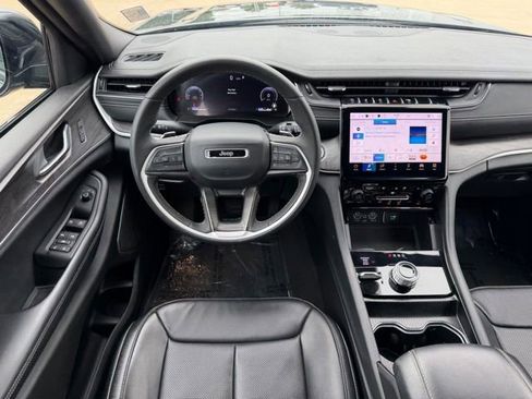 Used 2024 Jeep Grand Cherokee L Limited w/ Luxury Tech Group II AWD/4WD image 10