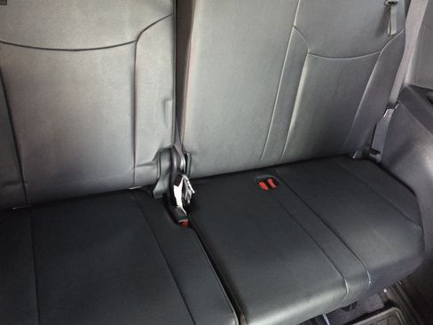 Certified 2025 Toyota Sienna XSE FWD image 10