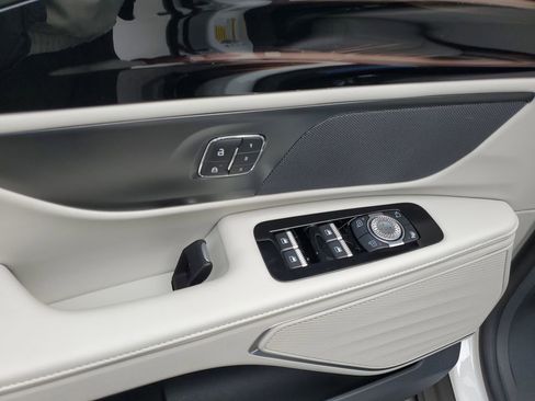 New 2026 Lincoln Nautilus Premier w/ Jet Appearance Package AWD/4WD image 18